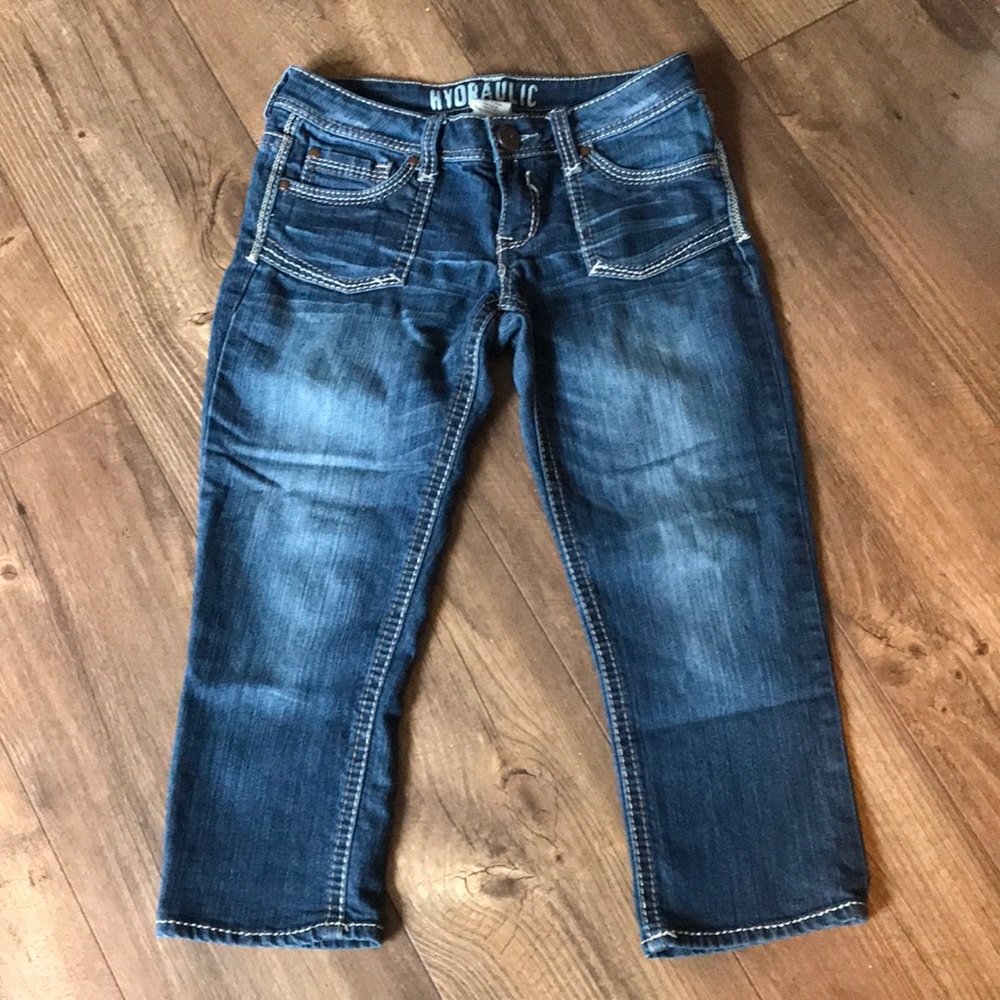 Hydraulic capris